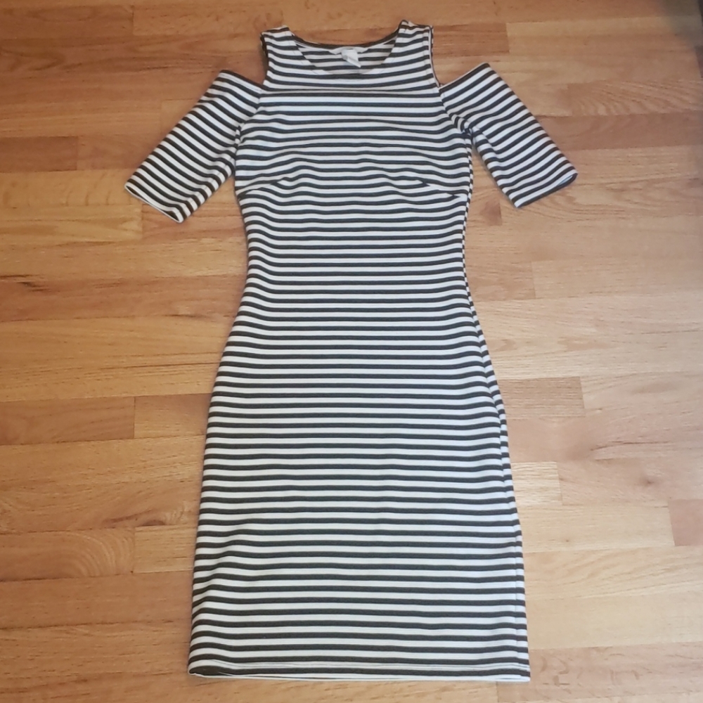 LIKE NEW H&M Cold Shoulder Bodycon Dress